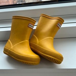 Hunter toddler rain boots - excelled used condition! Bright yellow